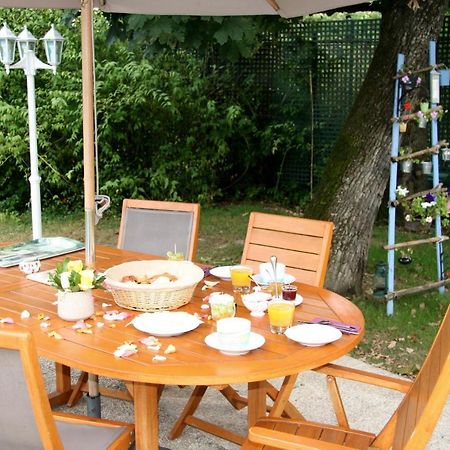 Les Hibiscus Bed & Breakfast Мезон-Лафит Екстериор снимка