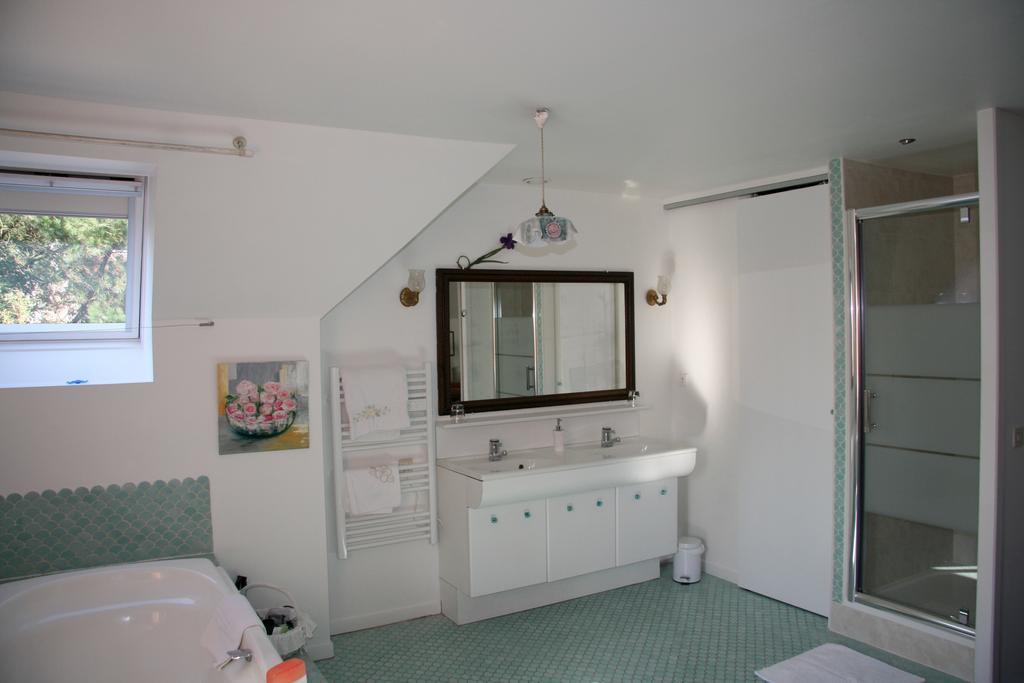Les Hibiscus Bed & Breakfast Мезон-Лафит Екстериор снимка