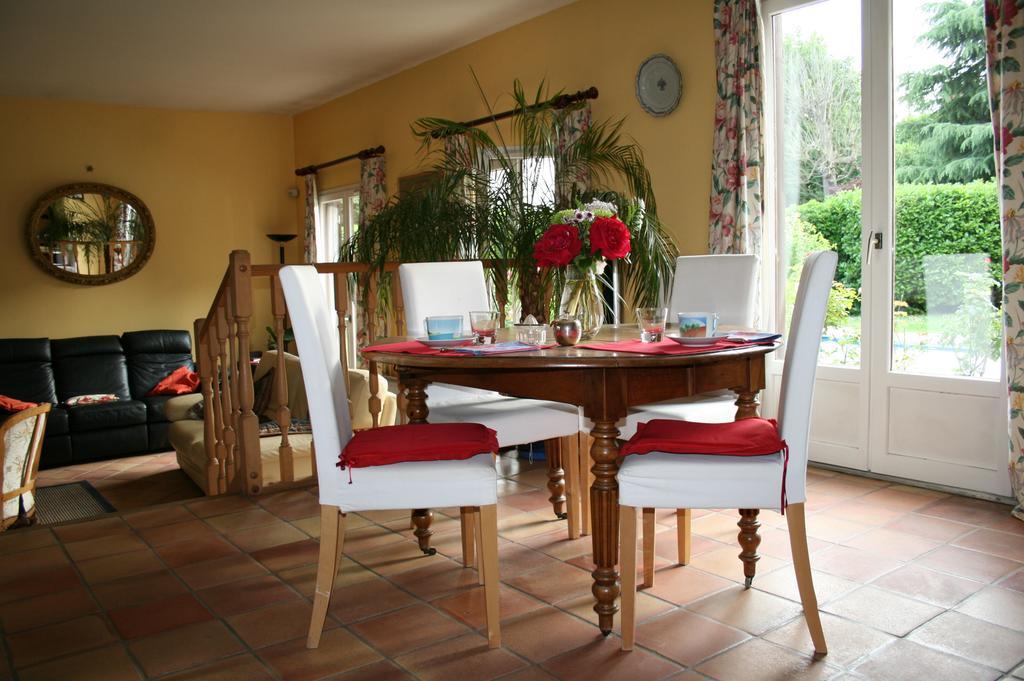 Les Hibiscus Bed & Breakfast Мезон-Лафит Екстериор снимка