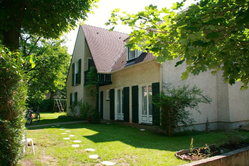 Les Hibiscus Bed & Breakfast Мезон-Лафит Екстериор снимка