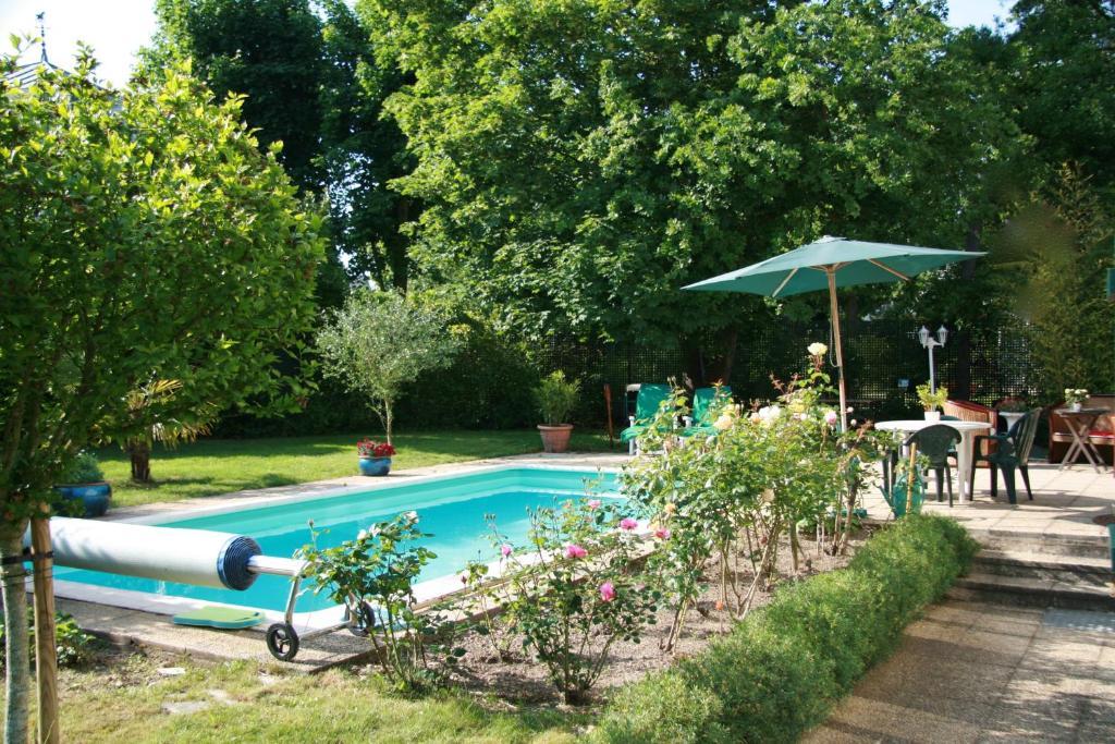 Les Hibiscus Bed & Breakfast Мезон-Лафит Екстериор снимка