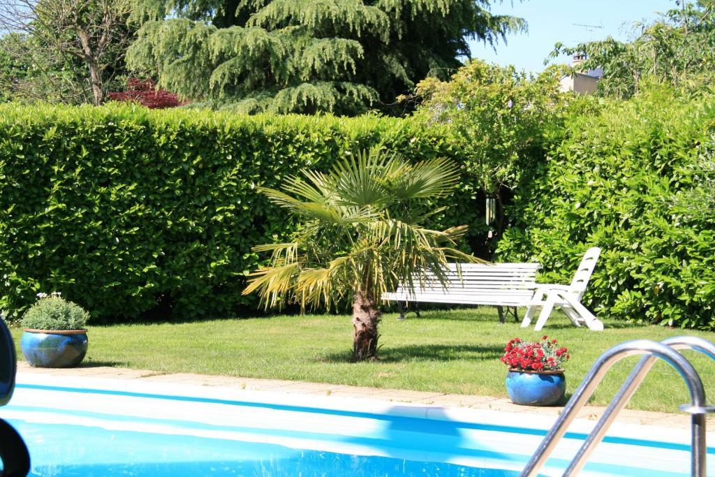 Les Hibiscus Bed & Breakfast Мезон-Лафит Екстериор снимка
