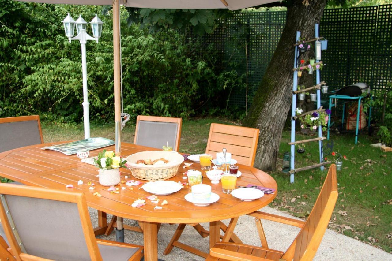 Les Hibiscus Bed & Breakfast Мезон-Лафит Екстериор снимка